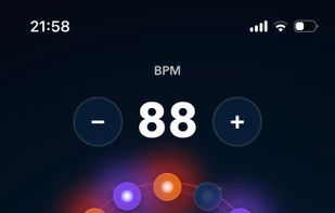 Main metronome screen with customizable tempo, time signature and beat pattern.
