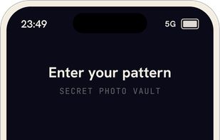 Pattern unlock screen with separate Real vault and Decoy vault options.