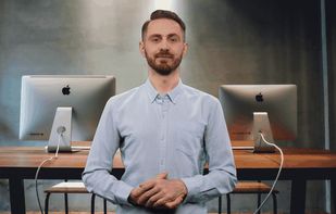 AI Digital Clone presenter