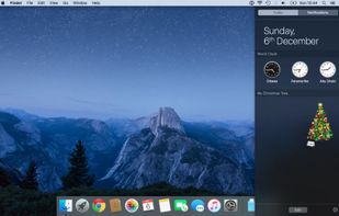 Christmas Tree - Available in the Mac notification sidebar as a widget