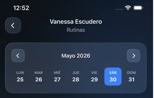 El coach crea rutinas personalizadas por día para cada cliente