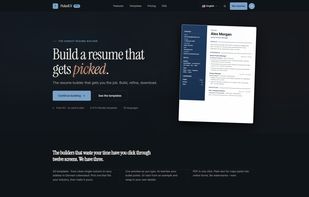 Landing page showing the free resume builder with dark mode interface.