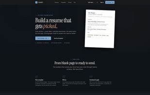 Landing page showing the free resume builder with dark mode interface.