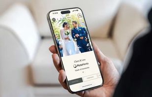 Mobile view of PictoMento photo gallery cover on phone