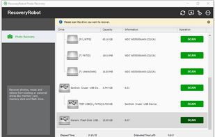 RecoveryRobot Photo Recovery - Scan in Progress