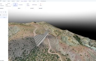 Road and corridor design: alignment drawn on the terrain with the generated road surface, exported to DXF, Excel or a PDF report.