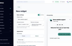 English interface: website chat configuration and live widget preview, using demonstration settings.