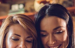 Share ypur contact info and social networks in seconds!