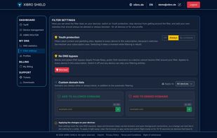 Filter settings: youth protection (off, always or by schedule), blocking of encrypted DNS bypass such as iCloud Private Relay, and your own allowed and blocked domains.